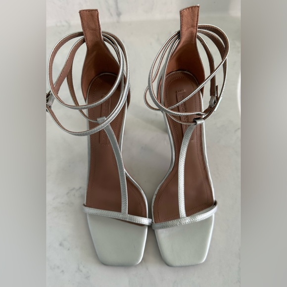 BCBGMAXAZRIA Women's Ina T-Strap Dress Sandal Heeled
